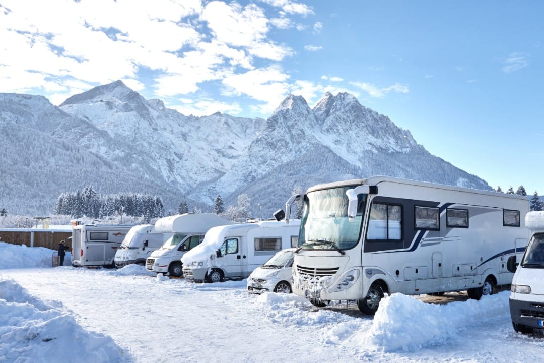Zimowy kemping na Zugspitze