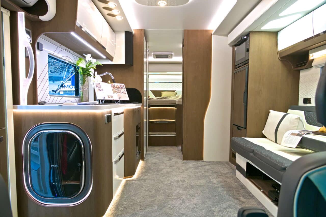 Deddle RV Carbonic Liner 78 - Wnętrze Caravan Salon 2024