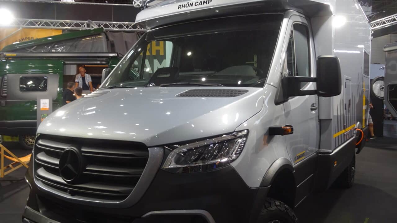 Innovations Caravan Salon 2024: Rhön Camp Renegade 4x4 - częściowo zintegrowany kamper z luksusowym wyposażeniem 1 Rhön Camp Renegade 4x4 Caravan Salon 2024