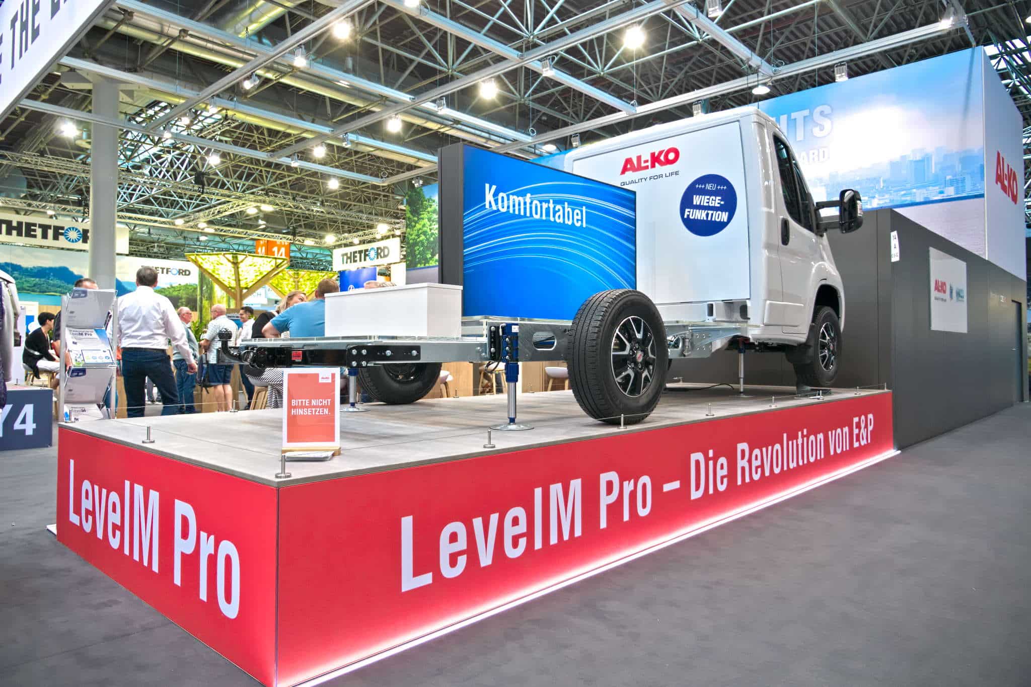 AL-KO LevelM Pro (2024) – Elastyczny i lekki układ hydrauliczny do samochodów kempingowych