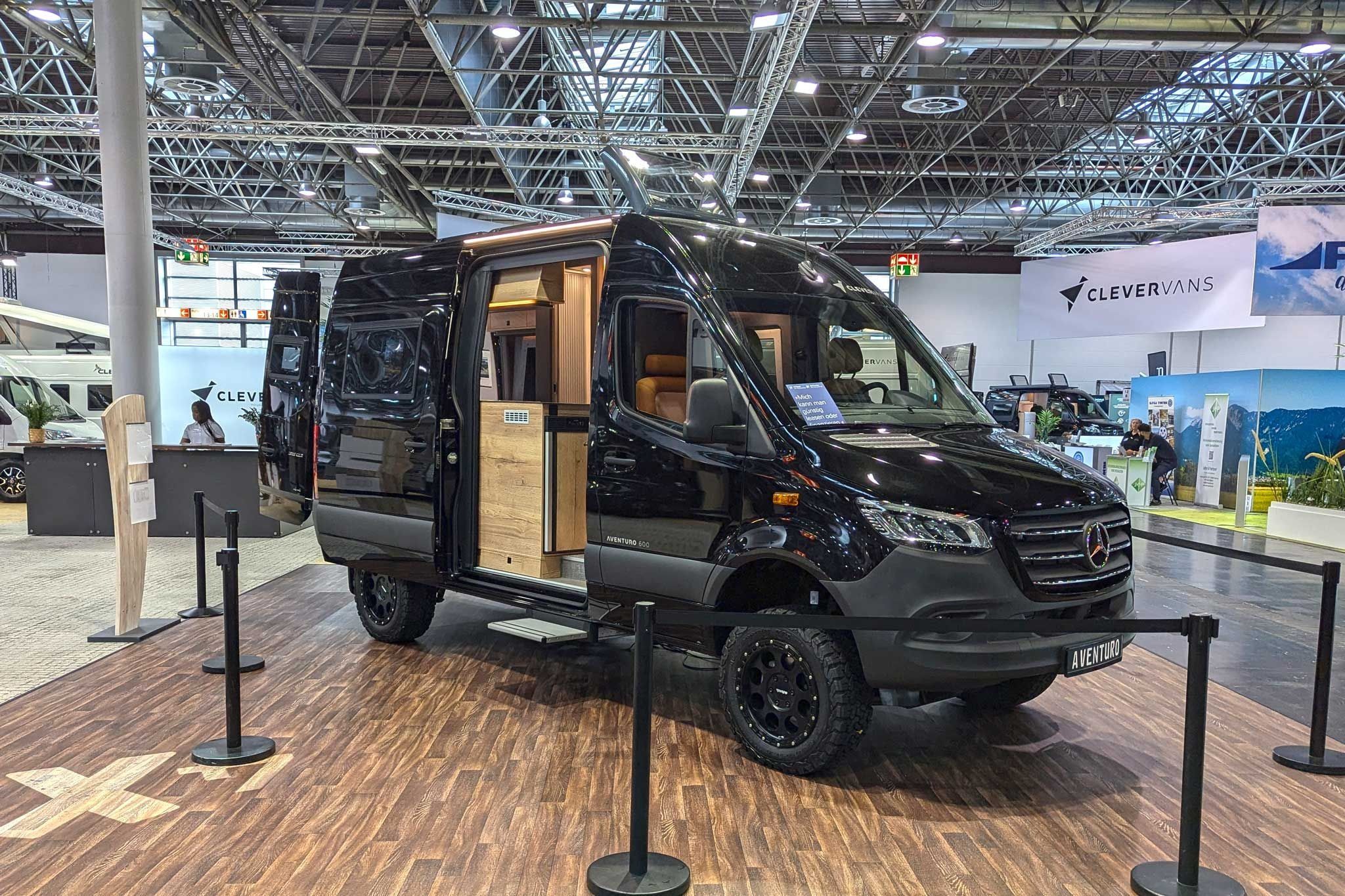 Innovations Caravan Salon 2024: Clever Aventuro 600 – sprytny sprinter z napędem na wszystkie koła dla 2 osób