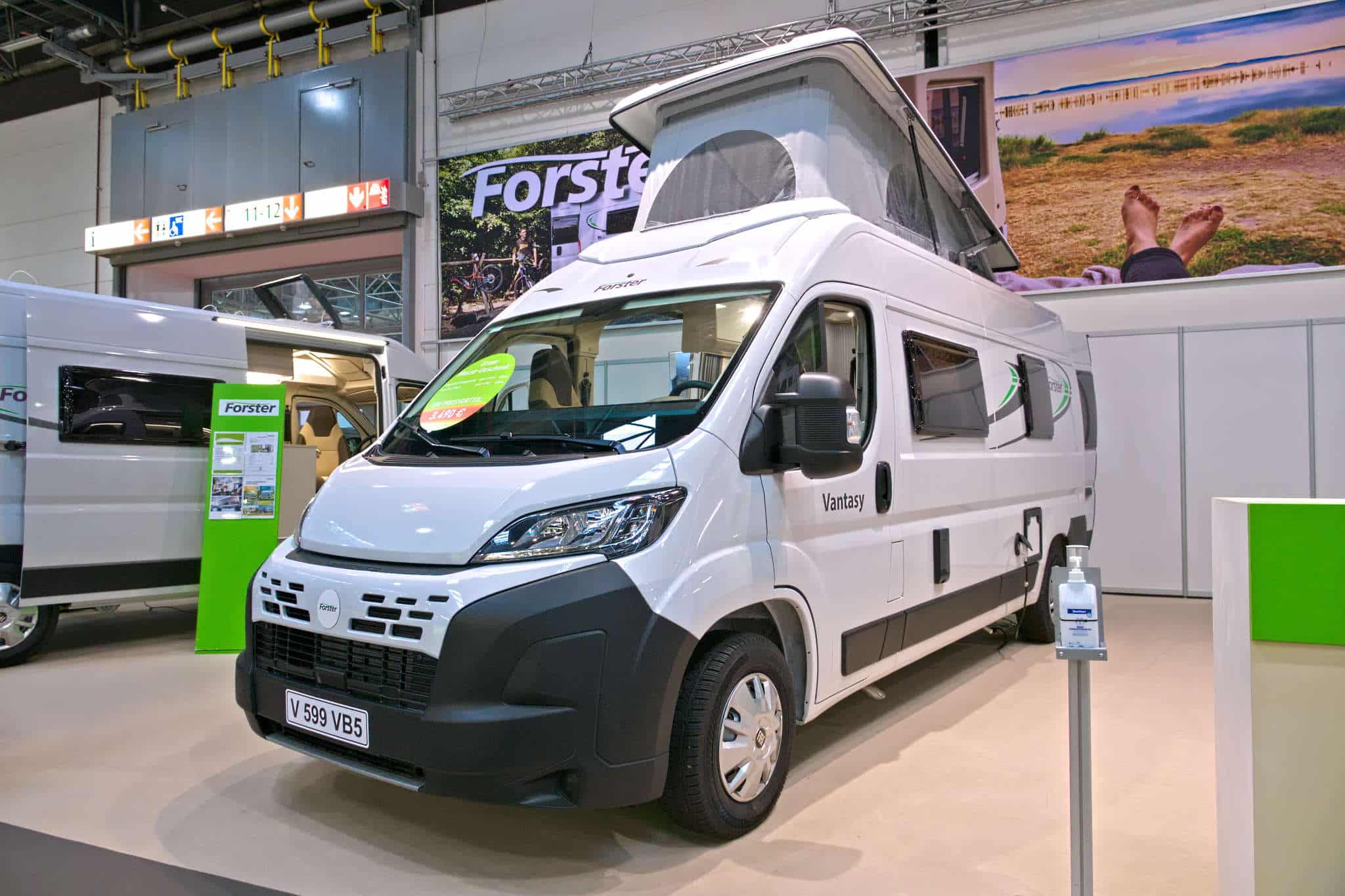Forster Flip FV 599 VB5 (2025): kompaktowy kamper na rodzinne wyprawy kempingowe