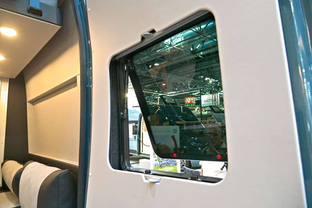 FURGOK X-LOUNGE 600+ (2025) Window Caravan Salon 2024