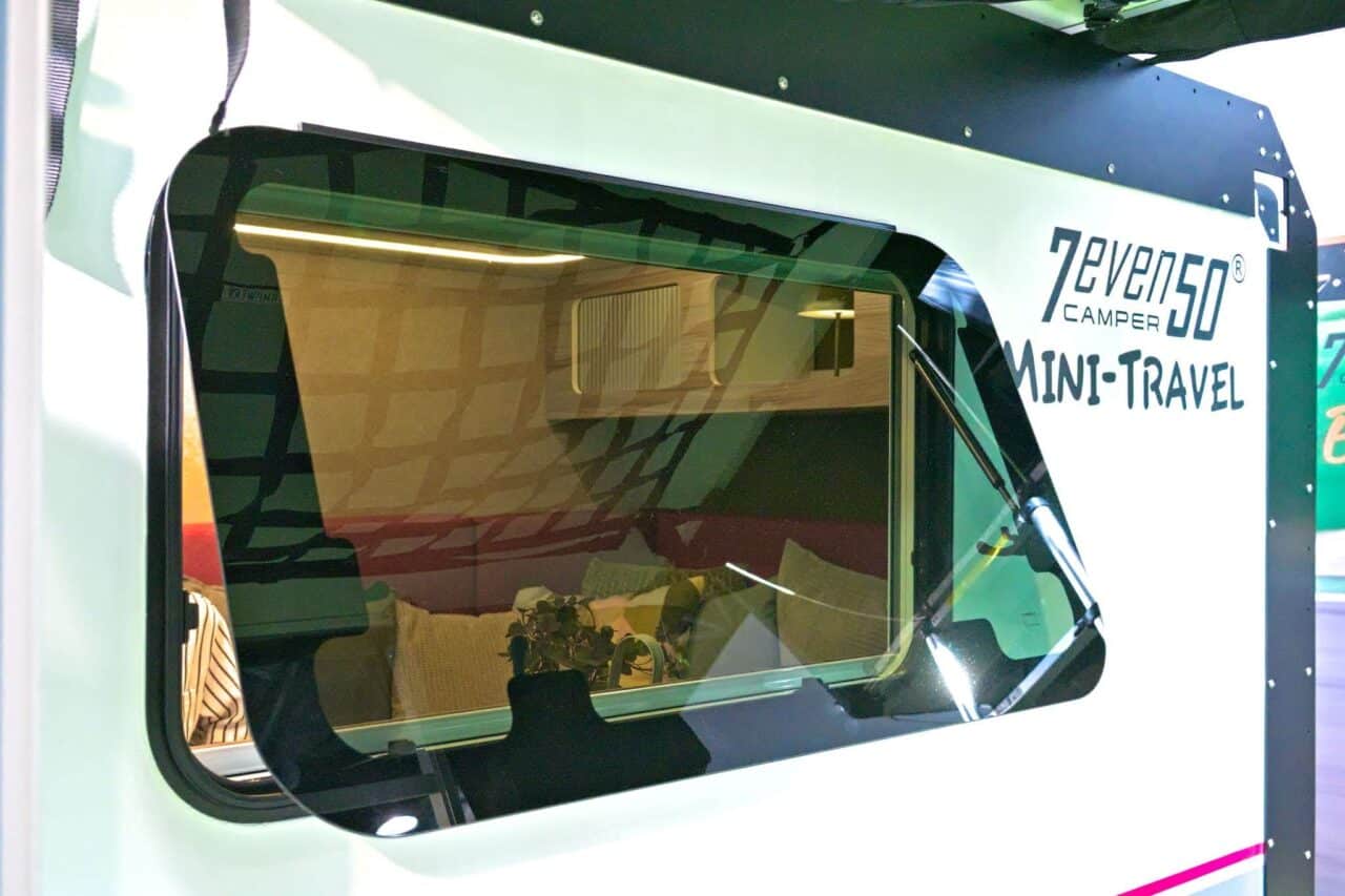 7even50 aussstellfenster caravan salon 2024 c jalil landero flores