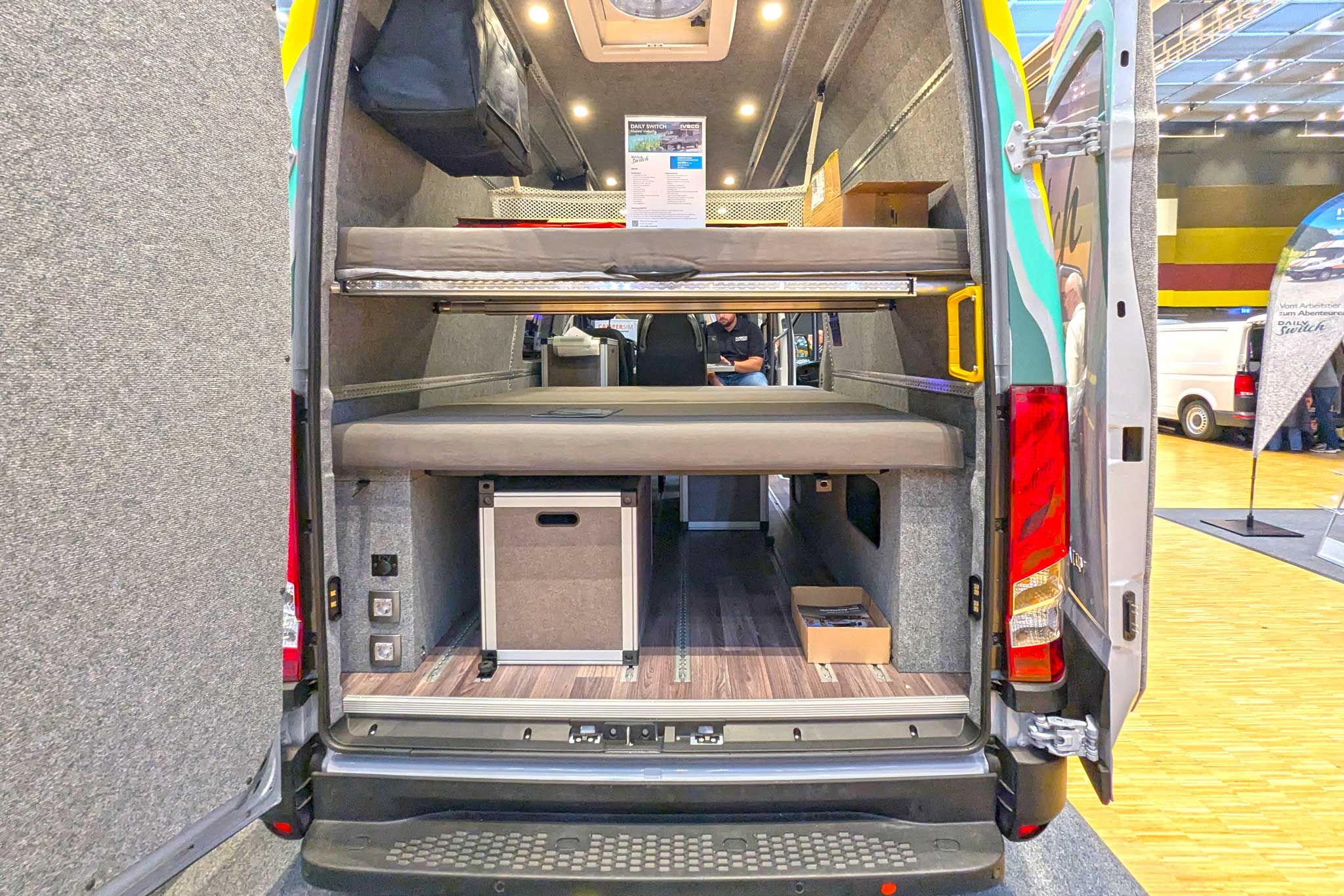 LMC Modo (2025) – spersonalizowana rozbudowa dzięki modułowemu systemowi mebli dla Iveco Daily Switch