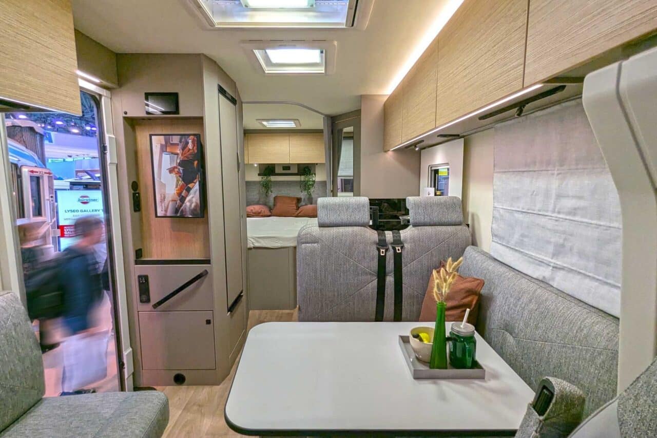 Bürstner Campeo TD 660 - popularny klasyk w nowej, eleganckiej odsłonie 1 buerstner campeo td 660 interieur