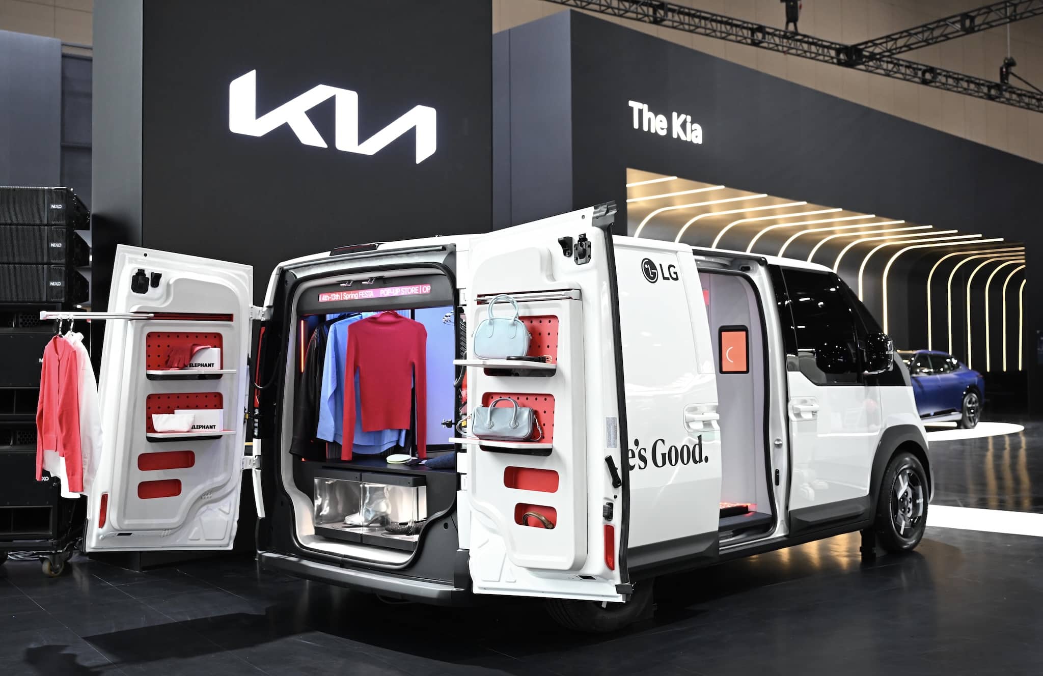 Technologia spotyka się z przygodą: KIA i LG prezentują futurystyczną koncepcję kempingu